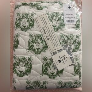Kate Quinn piquant tiger print classic leaf quilt. NIB.